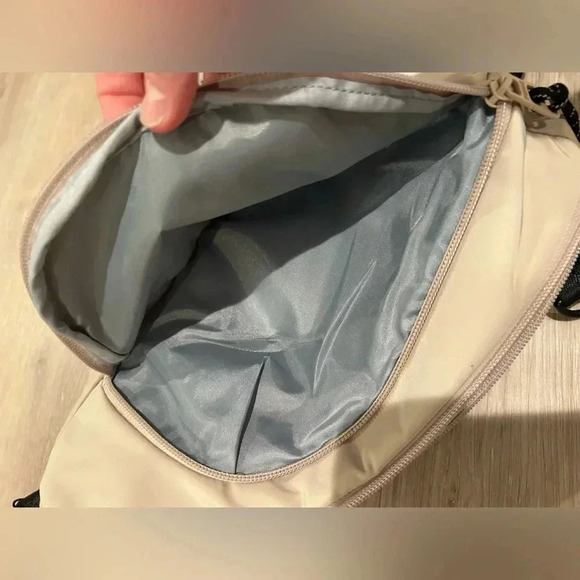 NWT PUMA EVERCAT Myriad Women's Slingback Bag - Picture 9 of 10